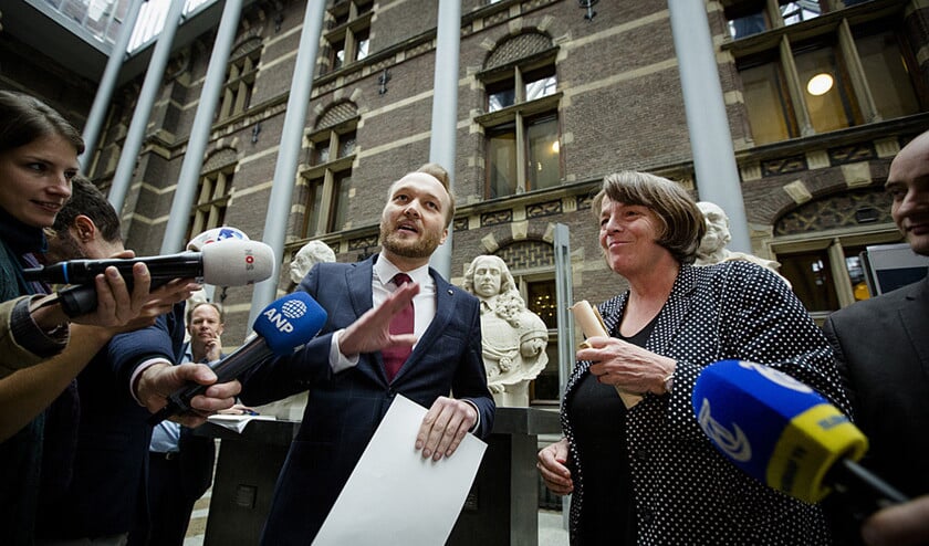 Arjen Lubach tijdens de overhandiging van de petitie van het burgerinitiatief Lubach in de Tweede Kamer. De tv-maker en presentator wil graag Farao der Nederlanden worden. ANP BART MAAT (anp / Bart Maat)