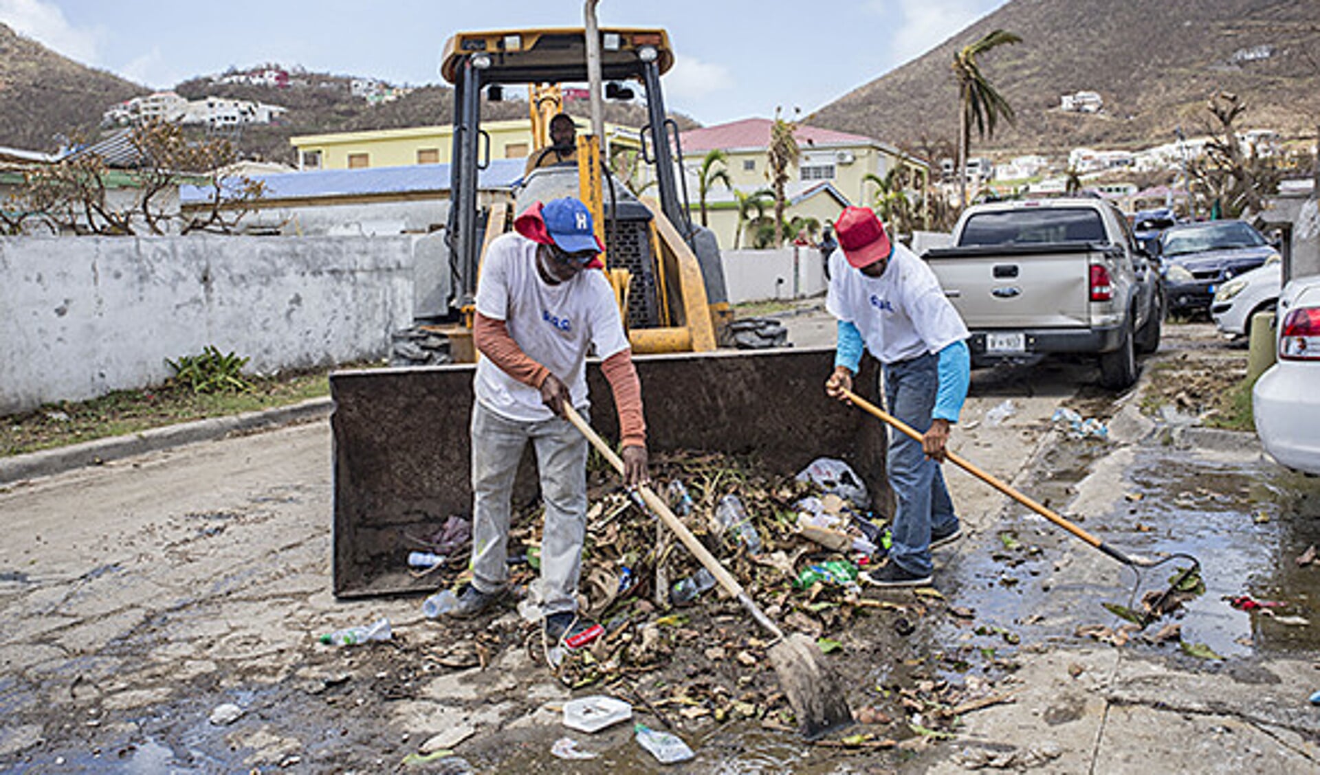 Start-ups helpen met puinruimen op Sint-Maarten.