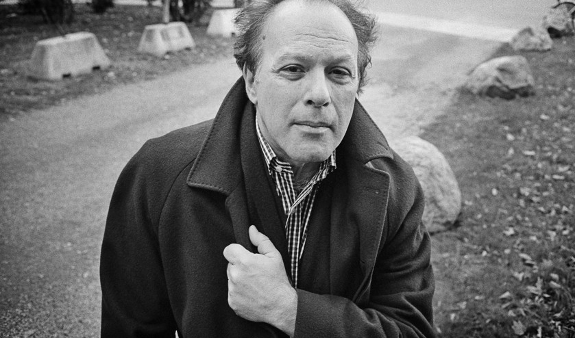 Javier Marías: ‘In een roman vel je geen oordeel, maar laat je zien waarom iemand tot een bepaalde daad komt.’ (Laurent Denimal)