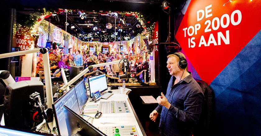 De Top 2000 die op NPO Radio 2 wordt uitgezonden, is verstrooiing bij uitstek. (anp / Robin van Lonkhuijsen)