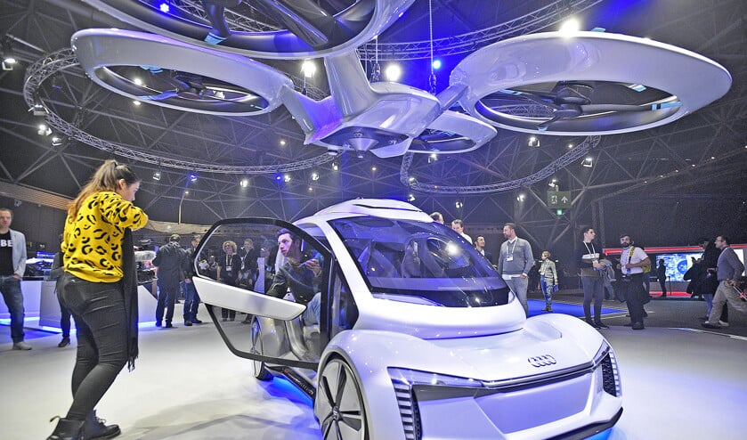 In de Amsterdamse RAI demonstreert Airbus het prototype van passagiersdrone Pop.Up Next. (Guus Dubbelman)