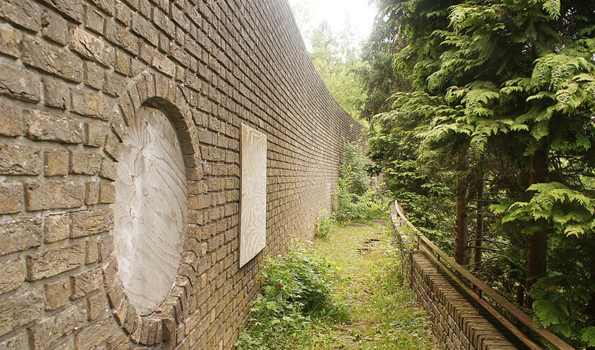 Muur van Mussert voorlopig niet weg Nederlands Dagblad