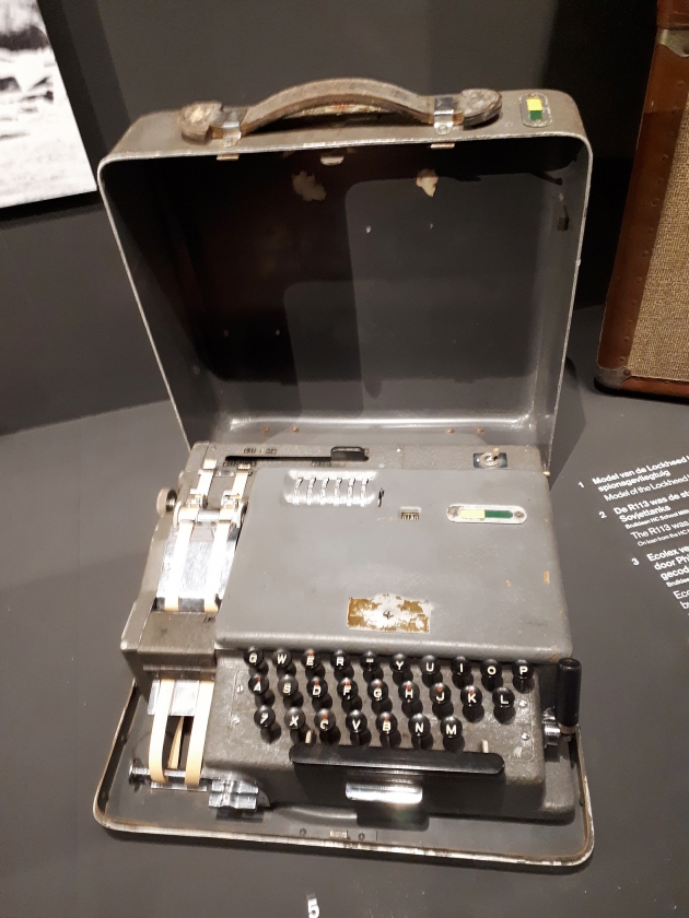 De BM 38 vercijfertypemachine. (nd)