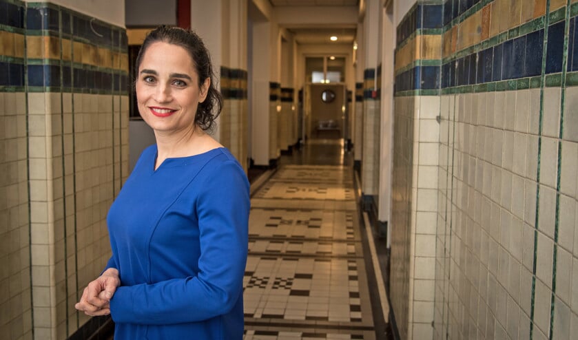 De Duitse dermatoloog Yael Adler: ‘Ziektes of symptomen herinneren ons eraan dat we ouder worden, onze vitaliteit verliezen en uiteindelijk doodgaan. Daar houden we niet van.’ (Martin Waalboer)