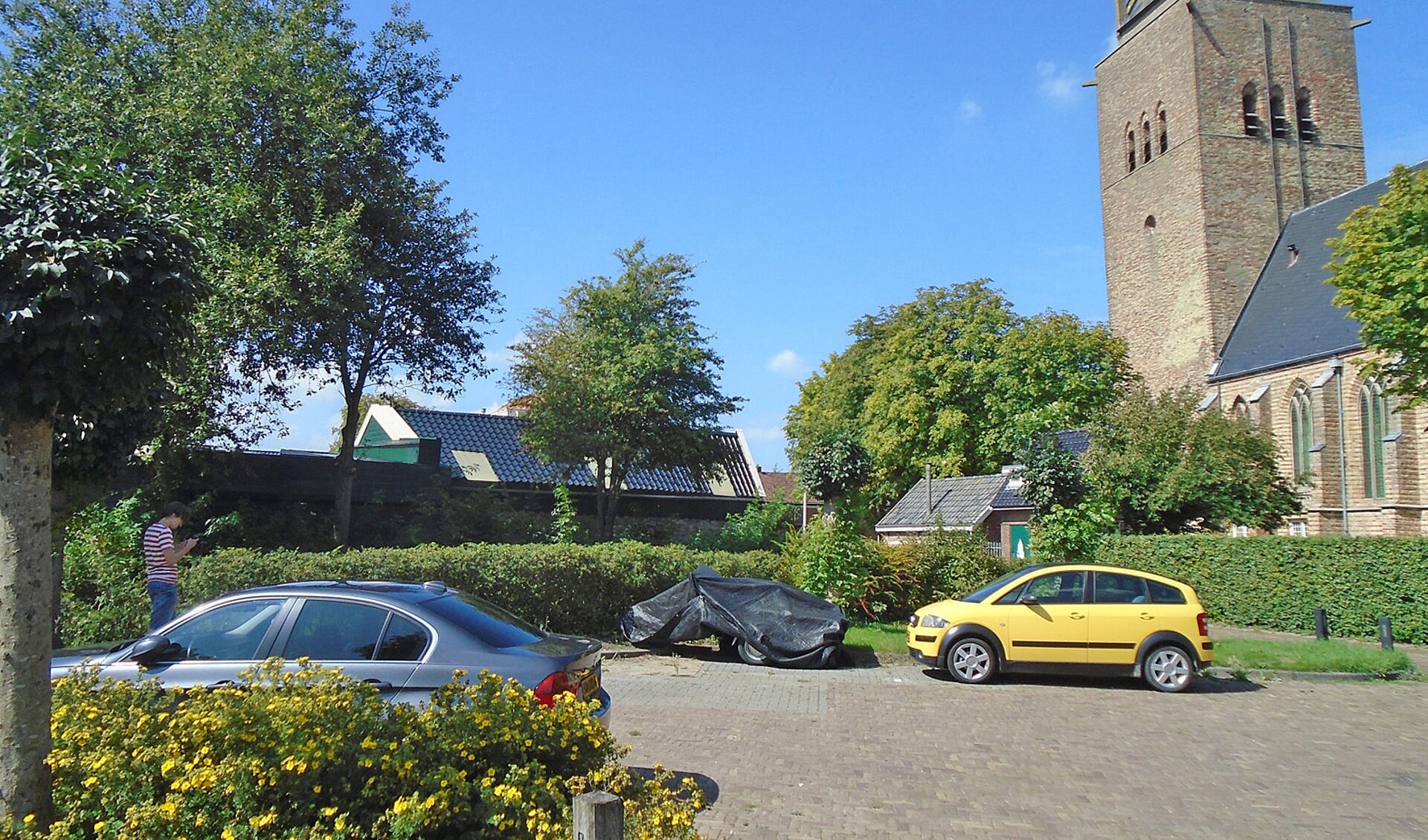 In 1965 bouwde de vrij-evangelische gemeente van Minnertsga onder de bezielende leiding van voorganger Hans Veenendaal een houten kerkje in de schaduw van de oude dorpskerk.