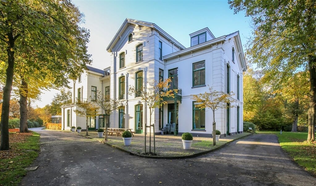 De in neoclassicistische stijl gebouwde buitenplaats De Lindenhorst was veertig jaar het verblijf van Youth for Christ. (funda in business)