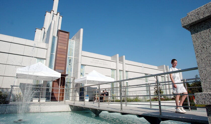 De tempel in Zoetermeer van de Kerk van Jezus Christus van de Heiligen der Laatste Dagen. De ‘mormonen’ worden door veel christenen gezien als sekte. In Den Bosch doen ze echter mee met een gezamenlijke hemelvaartsdienst. (anp / Marcel Antonisse)