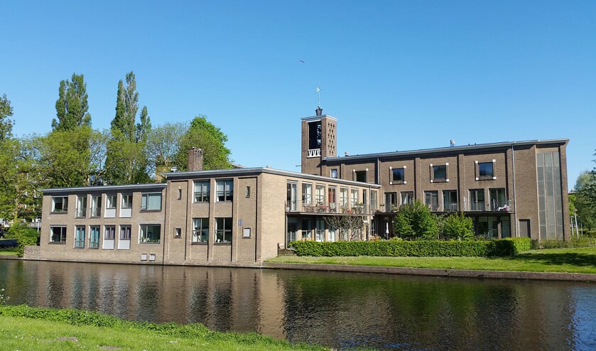 De lutherse Augustanakerk in Amsterdam is omgebouwd tot zestien sociale huurwoningen voor ouderen en jongeren. (wikimedia)