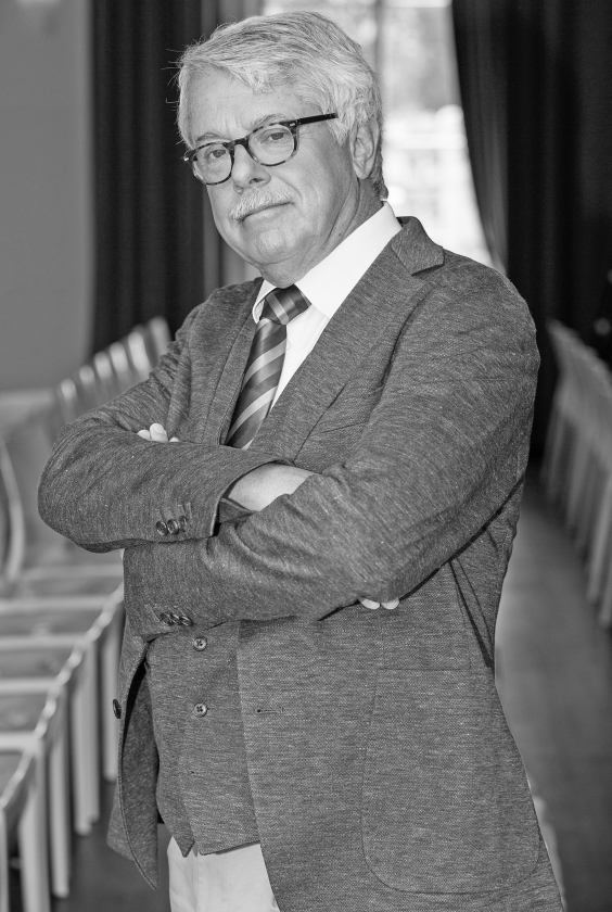 Frank Visser, niet somberder geworden. (sbs6)