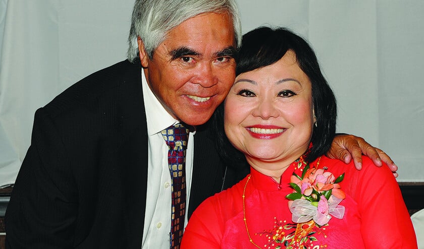 Nick Ut maakte de beroemde foto van Kim Phuc tijdens de Vietnamoorlog. Hij bracht haar vervolgens naar het ziekenhuis. Later kregen ze een hechte band. Kim: ‘Ik noem hem oom Ut.’ (ap)