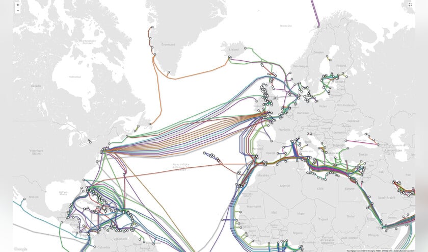 De digitale economie is vrijwel volledig afhankelijk van snelle maar kwetsbare glasvezelkabels. (policy exchange)