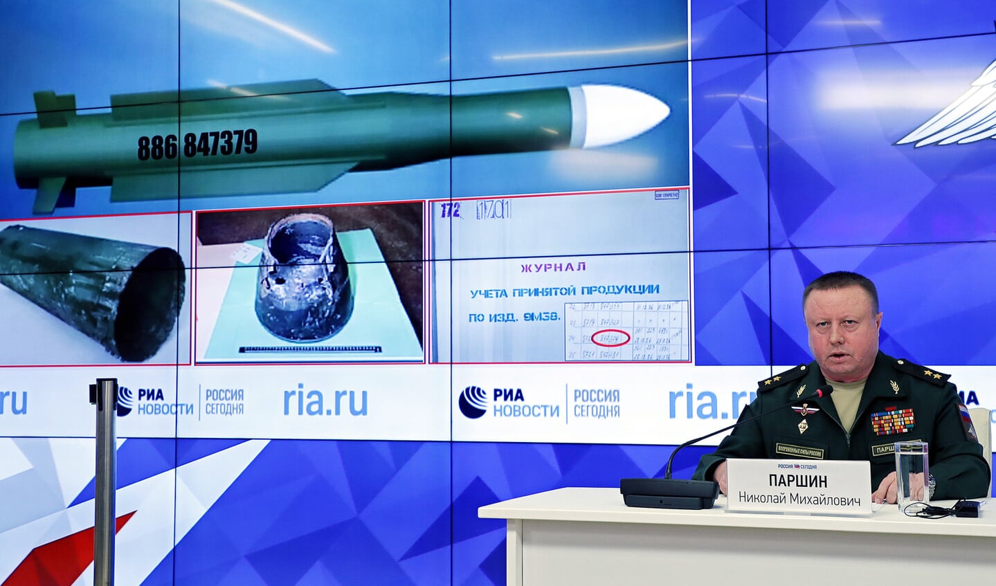 De Russische luitenant-generaal Nikolai Parshin presenteerde vorige week in Moskou ‘nieuwe bewijzen’ over Oekraïense betrokkenheid bij het neerhalen van vlucht MH17 in de zomer van 2014.