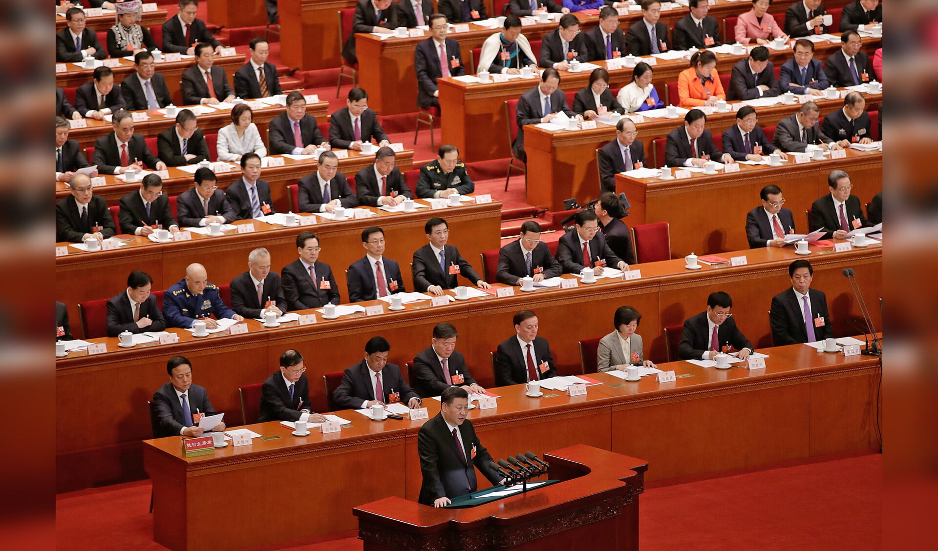 De Chinese president Xi Jinping houdt het Nationale Volkscongres in Peking in een toespraak onder meer voor dat China zich nooit zal neerleggen bij een onafhankelijk Taiwan.