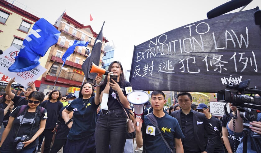 Frances Hui uit Hongkong demonstreert in New York tegen de wet die het mogelijk maakt dat verdachten uit Hongkong worden uitgeleverd aan China. (Jeffrey Ngo, Hon-Tung Tsang, Andrew Baicker)
