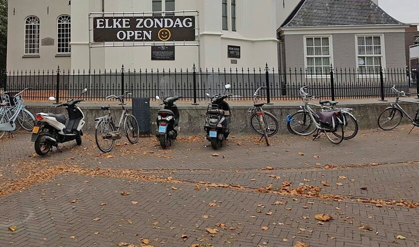 Geef als kerken bij de openstelling van winkels op zondag een positief signaal af, zoals bij de Oude Kerk in Veenendaal. (oude kerk veenendaal)