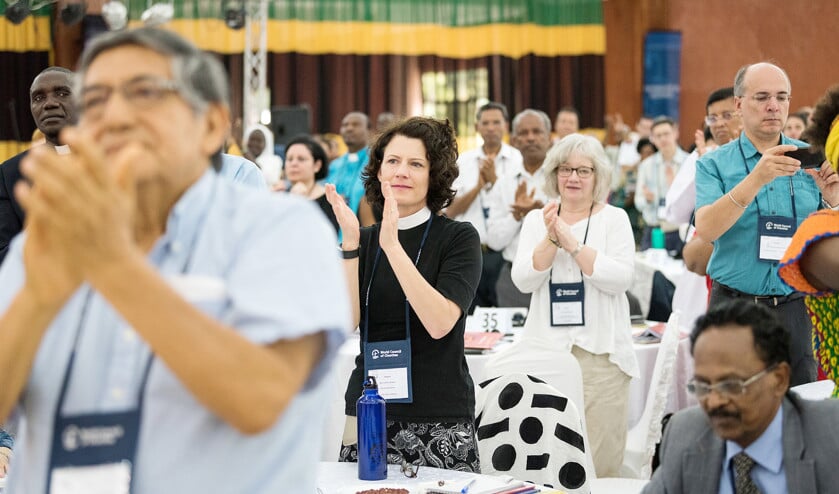 Een beeld van de zendingsconferentie van de Wereldraad van Kerken, eerder deze maand in Arusha (Tanzania): een sessie over zending onder (en mét) mensen in de marge. (wereldraad van kerken / Albin Hillert)