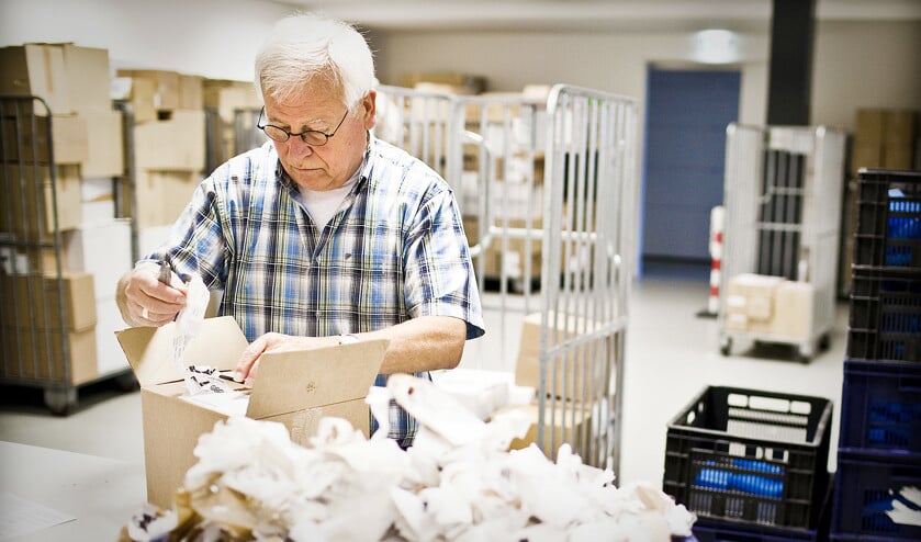 Voor veel mensen is het zinvol om op hogere leeftijd structureel een beperkt aantal uren per week minder te gaan werken. Allereerst omdat vooral het lichaam dan een wat langere hersteltijd nodig heeft. Daardoor kunnen mensen langer gezond blijven werken, in of buiten hun vak. (anp / Ilvy Njiokiktjien)