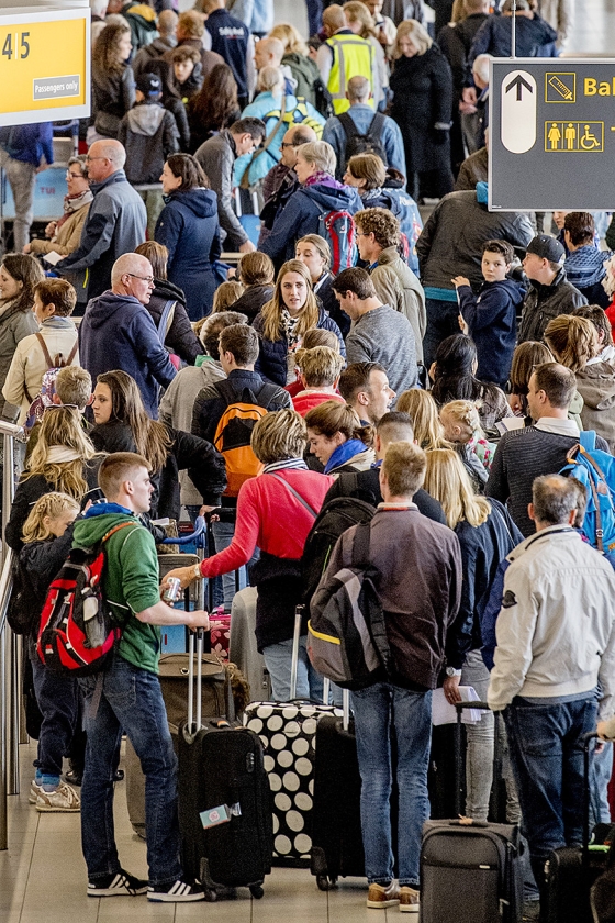 In zeventig jaar heb ik acht keer gevlogen. Niet veel, vergeleken met mensen die geregeld voor een weekend naar Turkije vliegen. (anp / Robin Utrecht)