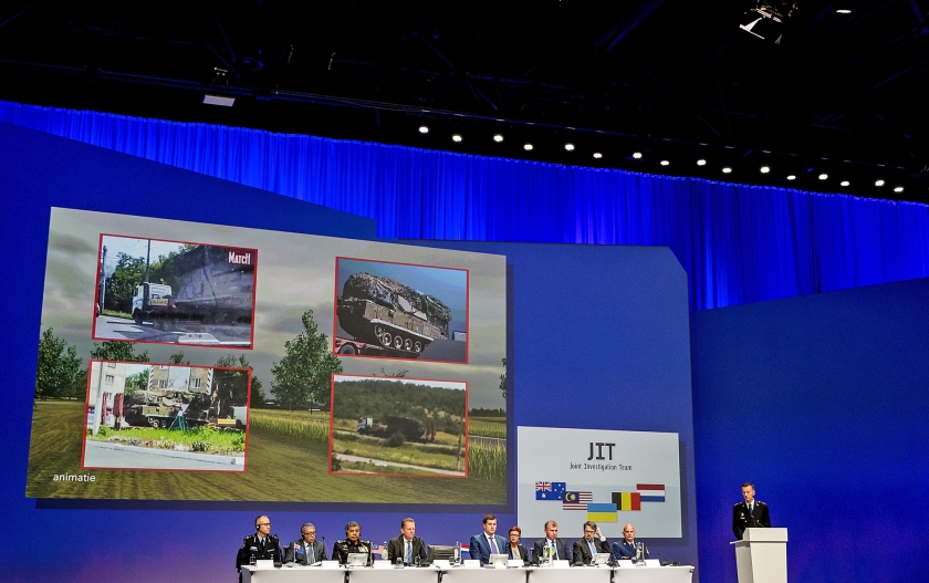 Leden van het Joint Investigation Team geven opening van zaken over hun onderzoek naar de ramp met vlucht MH17.  (anp / Koen van Weel)