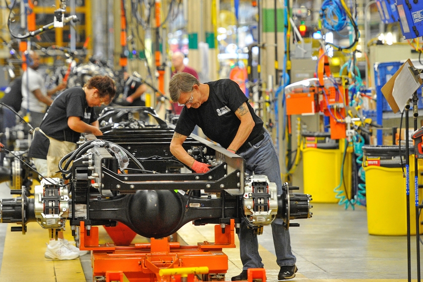 Productie van trucks in de fabriek van Ford in Avon Lake, in de Amerikaanse staat Ohio. (ap / David Richard)
