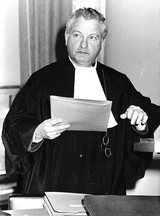 Max Moszkowicz had lak aan de smoezende burgerij en haakte niet naar hun goedkeuring. (anp)