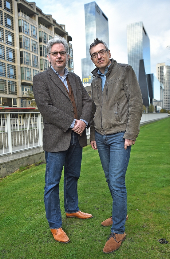 Van Asten en Dik: ‘We willen een soort biografie van het object leren kennen.’ (Marcel van den Bergh)