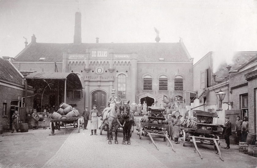 Brouwerij De Krans aan de Croeselaan 1 in Utrecht (1910). Deze foto is beschikbaar gesteld aan het publieke domein. (utrechts archief / G. Jochmann)