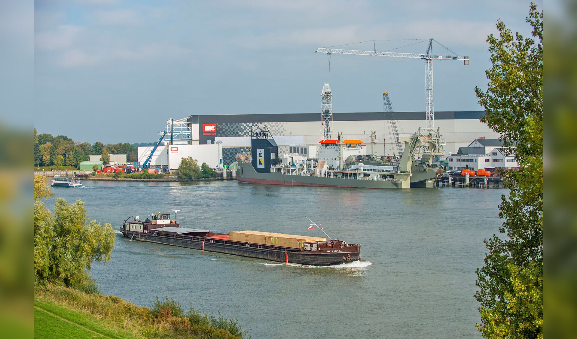 Bij Koninklijke IHC speelt de kwestie van het vervuilde straalgrit in oktober op twee werven: die in Krimpen aan den IJssel en Kinderdijk (foto).