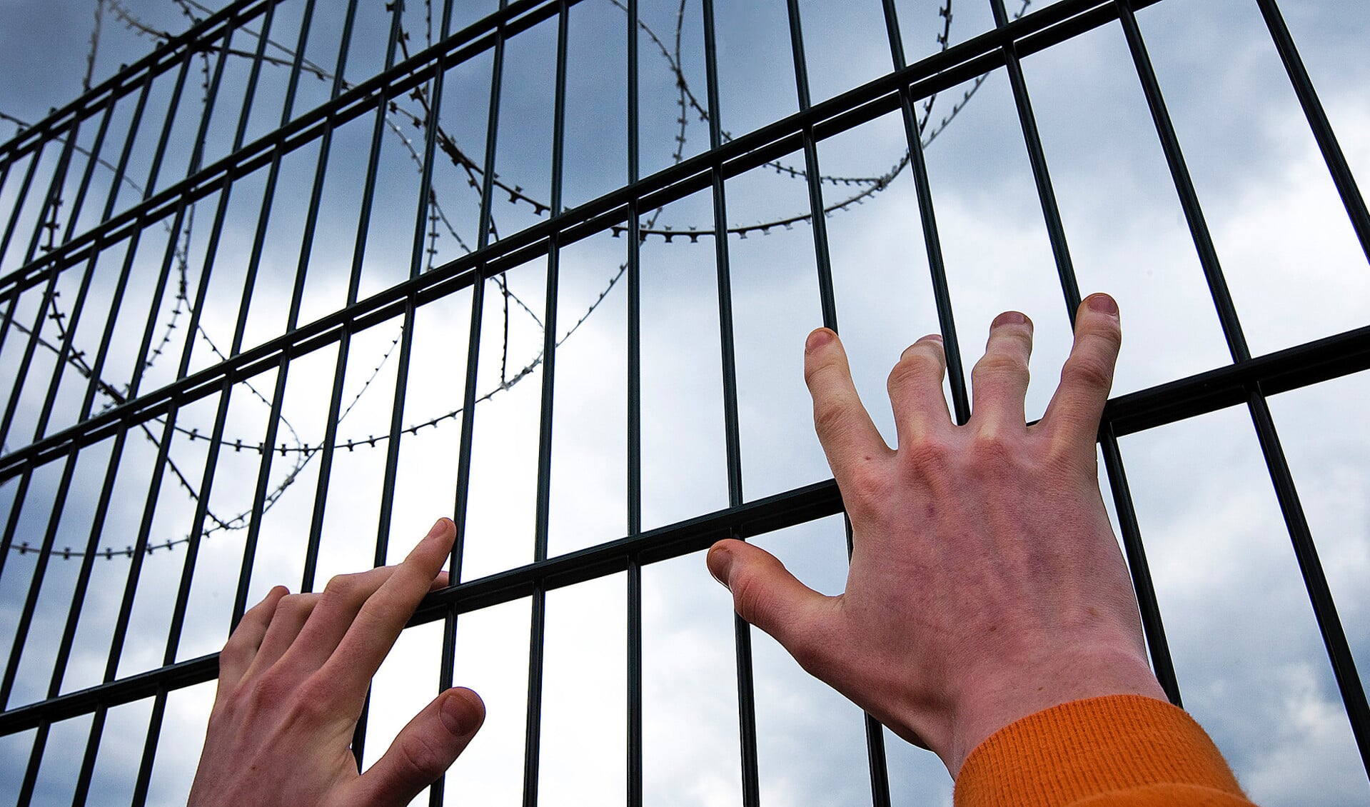 ‘En het was nacht. Die zin zette zich vast in mijn hoofd’, zegt Niels, patiënt in psychiatrische instelling Sint Bavo.