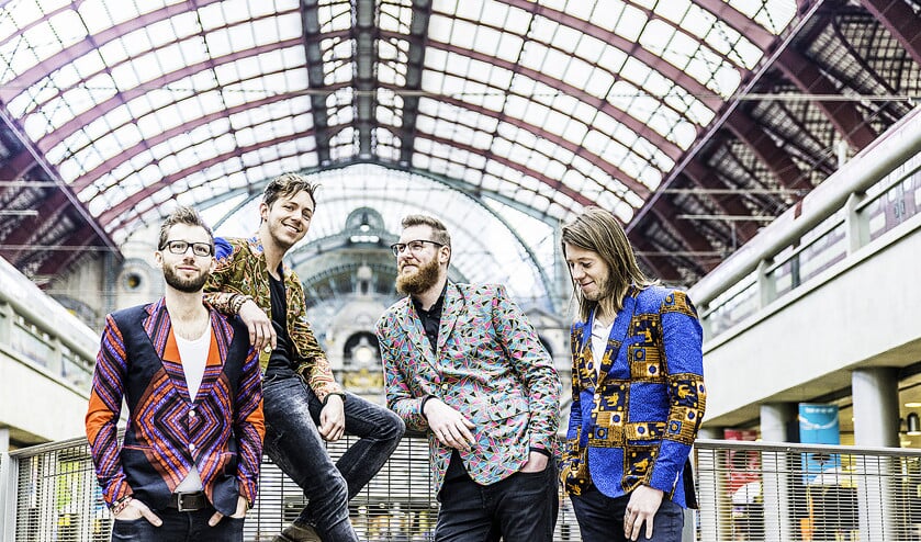 De leden van de band Trinity: ‘De wereld is misschien donkerder dan ooit, maar tegelijk zien we lichtpunten.’ (Studio Brownie)