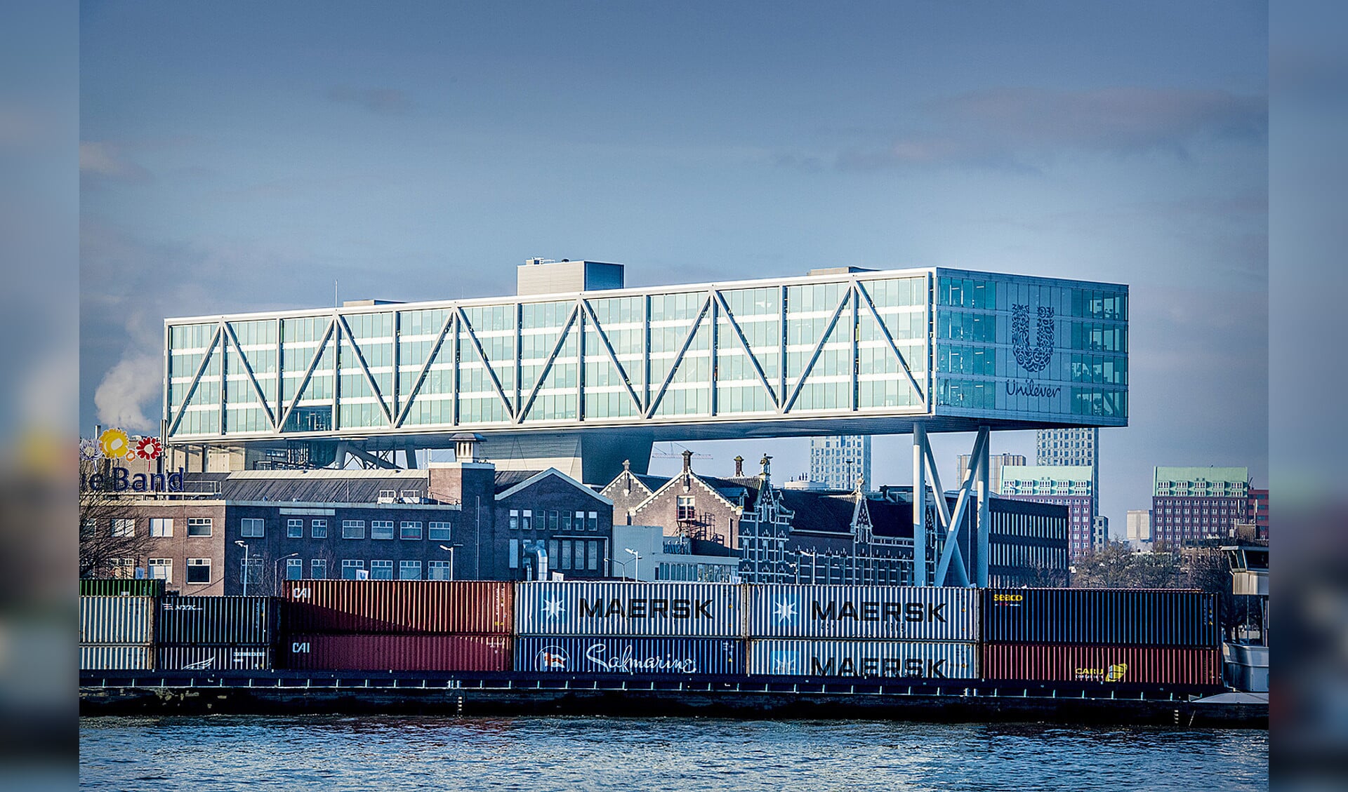 De vestiging van Unilever Nederland BV aan de Nassaukade in Rotterdam. De multinational maakt vandaag naar alle waarschijnlijkheid bekend dat het Rotterdam boven Londen verkiest als locatie voor het hoofdkantoor.