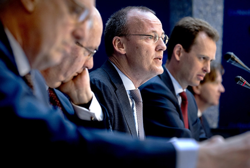 Klaas Knot donderdag bij de presentatie van het jaarverslag van De Nederlandsche Bank. (anp / Koen van Weel)