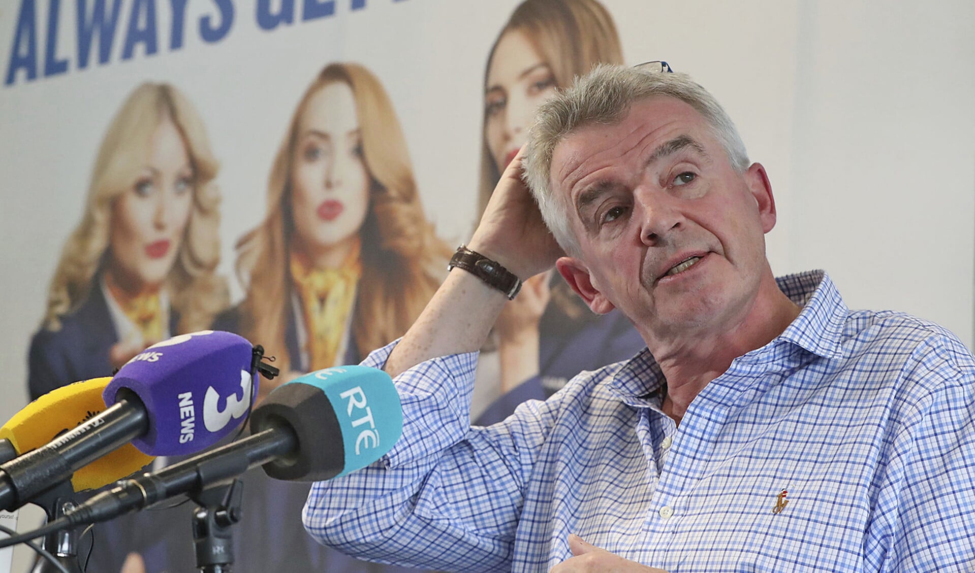 Ryanair-topman Michael O’Leary geeft op een persconferentie in Dublin uitleg over het schrappen van vluchten.
