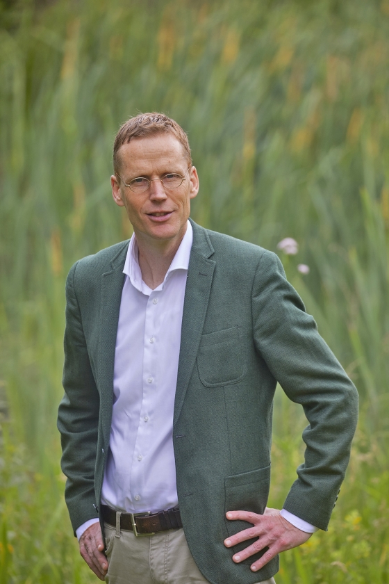 Koert Jansen over de Aristoteles-factor en het model met vier kwadranten (zie afbeelding rechtsboven): ‘Het zet mijzelf ook steeds weer aan het denken.’ (Jaco Klamer)