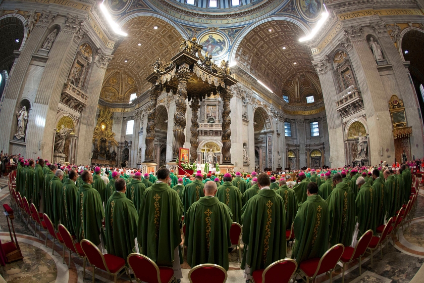Een mis aan het slot van de bisschoppensynode over het gezin die in de afgelopen weken in Rome is gehouden. (ap / Alessandra Tarantino)