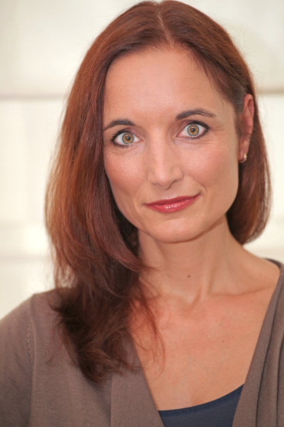 Tania Heimans kon moeilijk kiezen tussen een non-fictieboek over Blijdorp en een roman. (Deniz Hammudoglu)