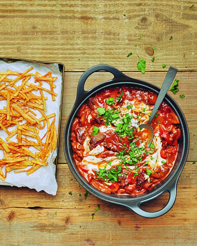 Recept: Boeuf stroganoff met luciferaardappels (uit besproken boek)