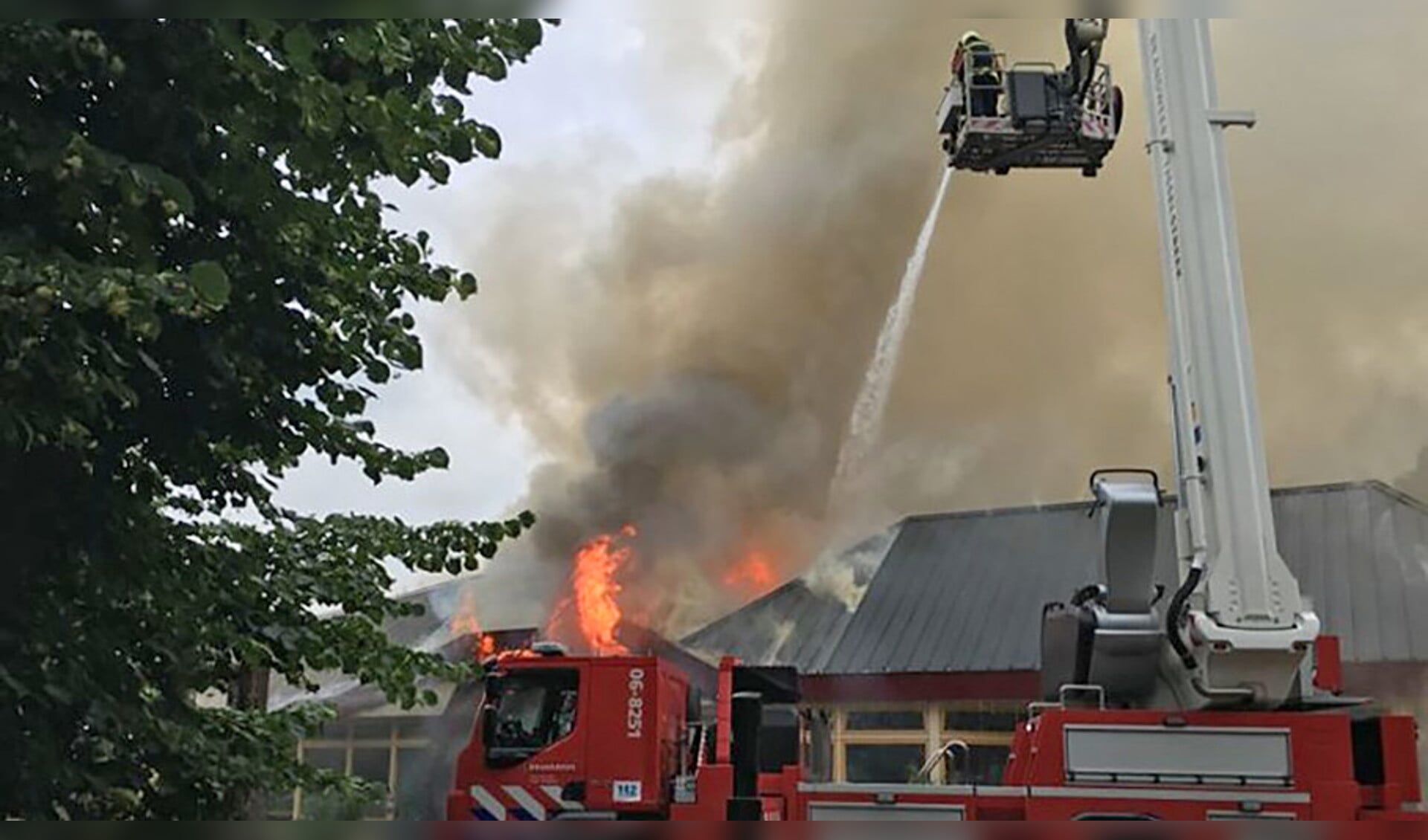 Van Vrije School de Berkel in Zutphen is weinig meer over na een uitslaande brand.