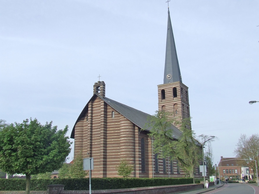 De Sint-Nicolaaskerk in Meijel wil toeristen de mogelijkheid gaan bieden om vanaf de toren de Peel te bekijken. (wikipedia / sindala)