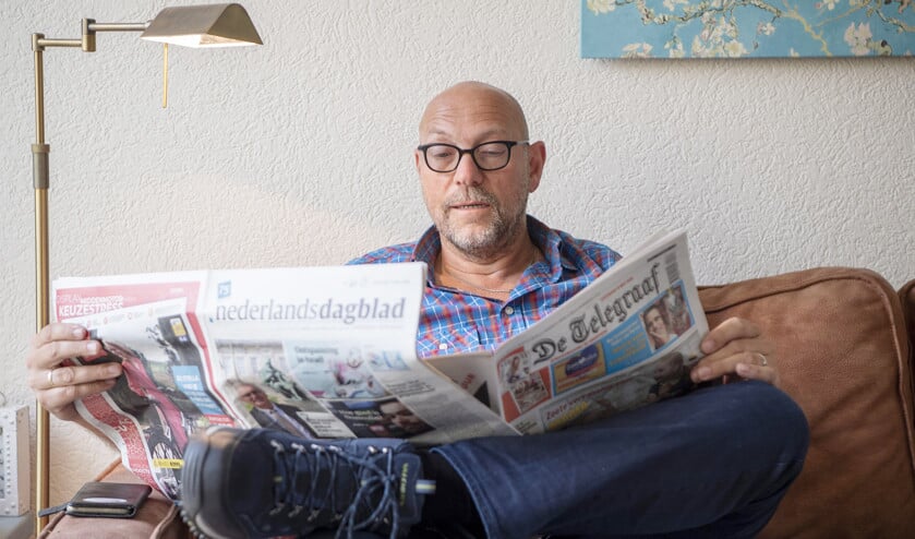 ND-lezer Peter van der Heide geeft graag zijn mening op de opiniepagina van de krant. (Frank Uijlenbroek)