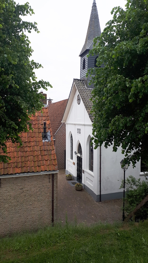 Het gebouw van de protestantse kerk in Bourtange. (nd)