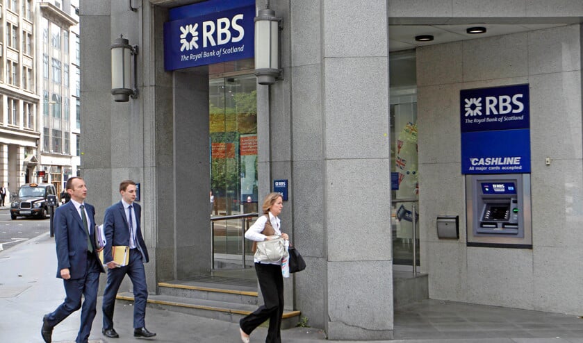 Filiaal van de Royal Bank of Scotland in Londen. De Schotse bank gelooft voorlopig niet meer in koersstijgingen op de beurs. (ap / Sang Tan)