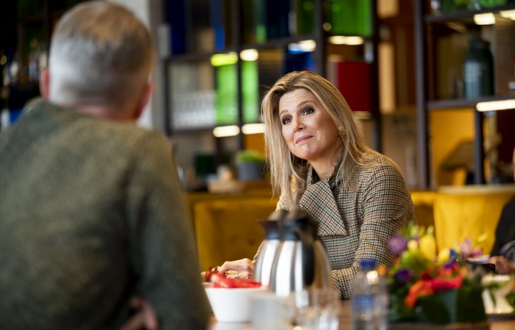 2020-12-01 12:10:46 NIJMEGEN - Koningin Maxima tijdens haar werkbezoek aan het Concertgebouw De Vereeniging in Nijmegen. Het bezoek staat in het teken van de impact van de coronacrisis op het ondernemerschap en de bedrijfsvoering van theaters en concertzalen. ANP POOL ROYAL IMAGES FRANK VAN BEEK (beeld anp / Pool Royal Images Frank van Beek)