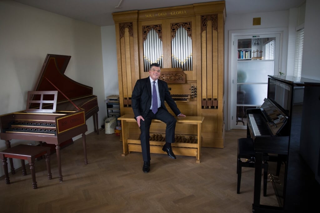 Gert-Jan Baan, dominee in de Gereformeerde Gemeenten, die promoveert op de theologie in de cantates van Bach.
Hij speelt zelf orgel en heeft een huispijporgel en een klavecimbel thuis
foto:Arie Kievit (beeld arie kievit)