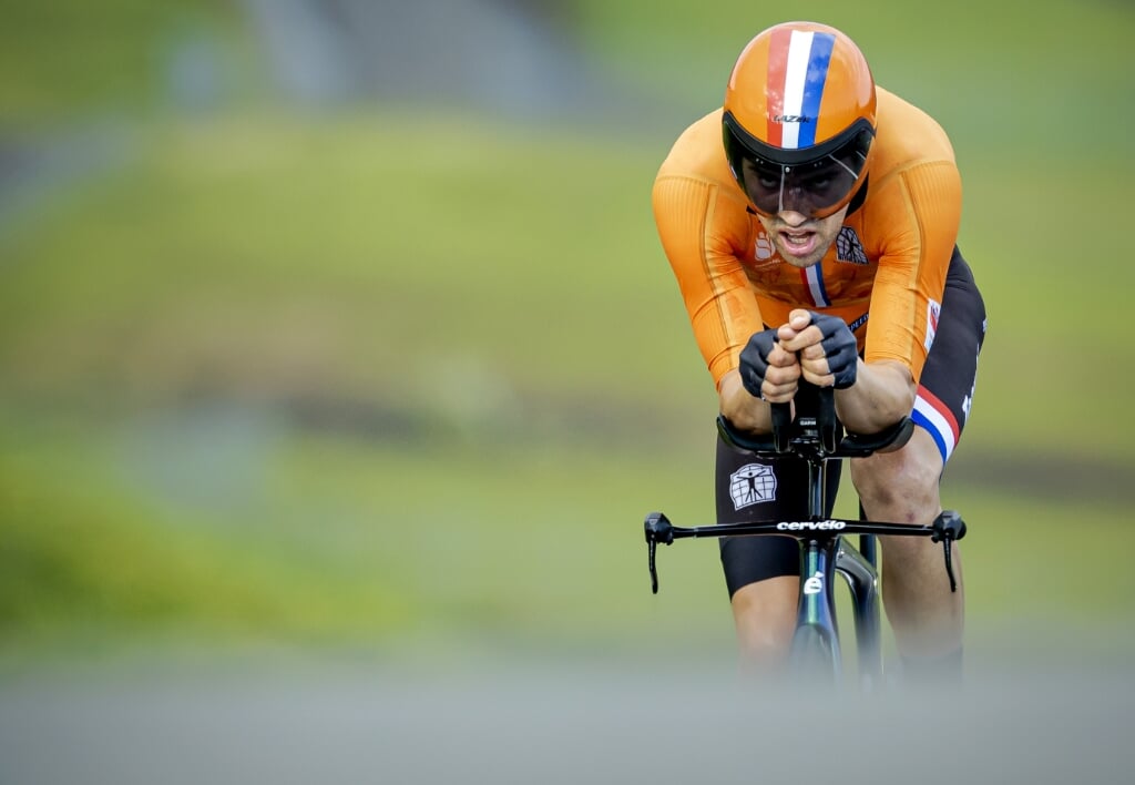 2021-07-28 09:19:34 TOKIO - Tom Dumoulin in actie tijdens de individuele tijdrit op de weg op het Fuji International Speedway tijdens de Olympische Spelen van Tokio. ANP KOEN VAN WEEL (beeld anp / Koen van Weel)