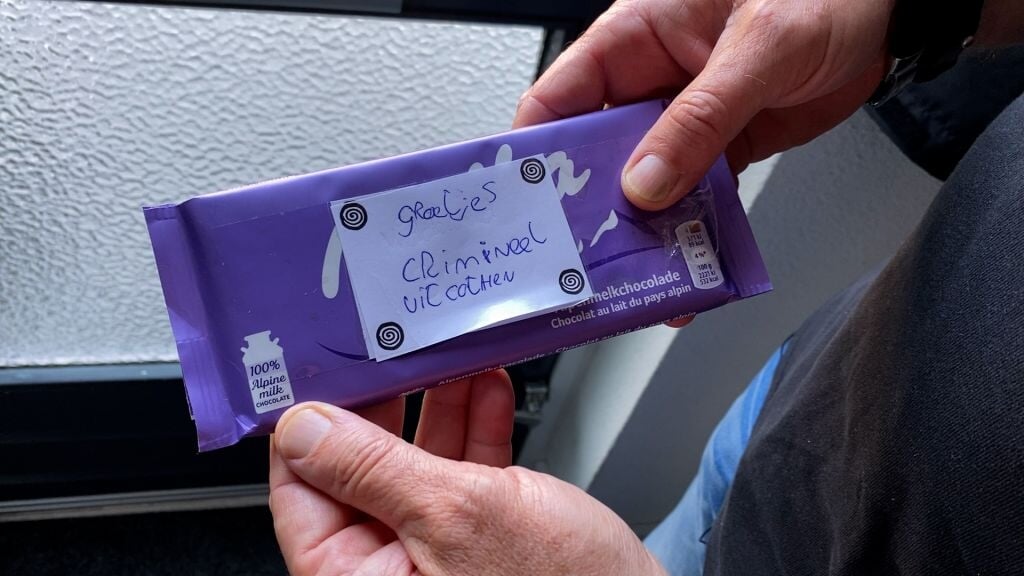 De tienjarige Guus van Leeuwen uit Cothen ging belletje lellen bij een dorpsgenoot en gaat nu door het leven als 'crimineel van Cothen'. (beeld rtv utrecht)