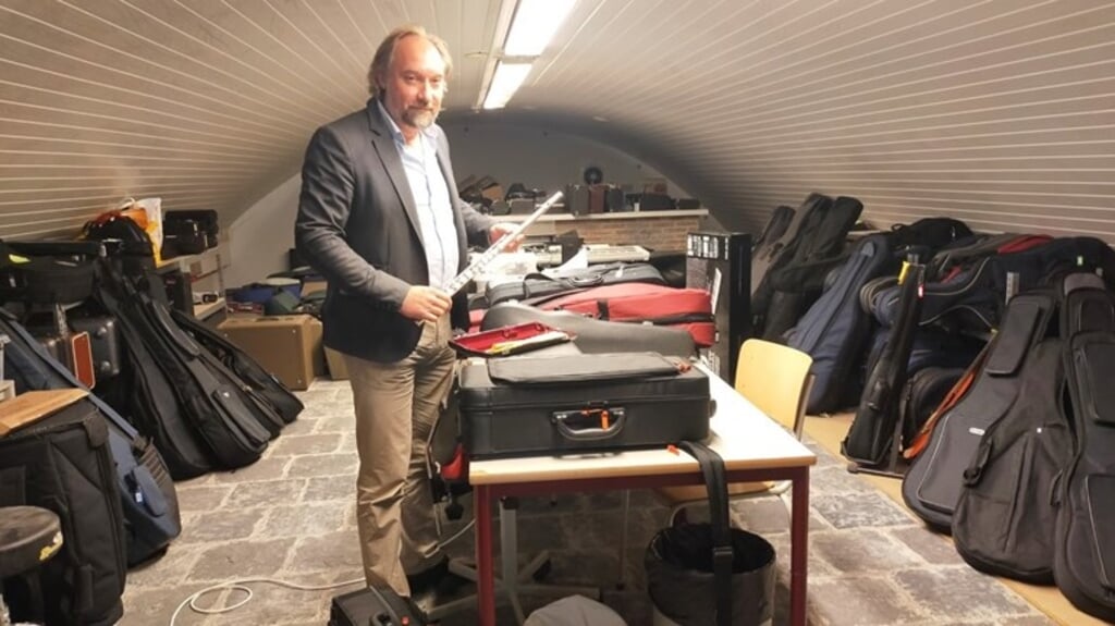 Basisschoolkinderen kunnen een instrument lenen bij Muziekschool Zeeland, zodat ze gemakkelijk kennis kunnen maken met muziek. (beeld omroep zeeland)