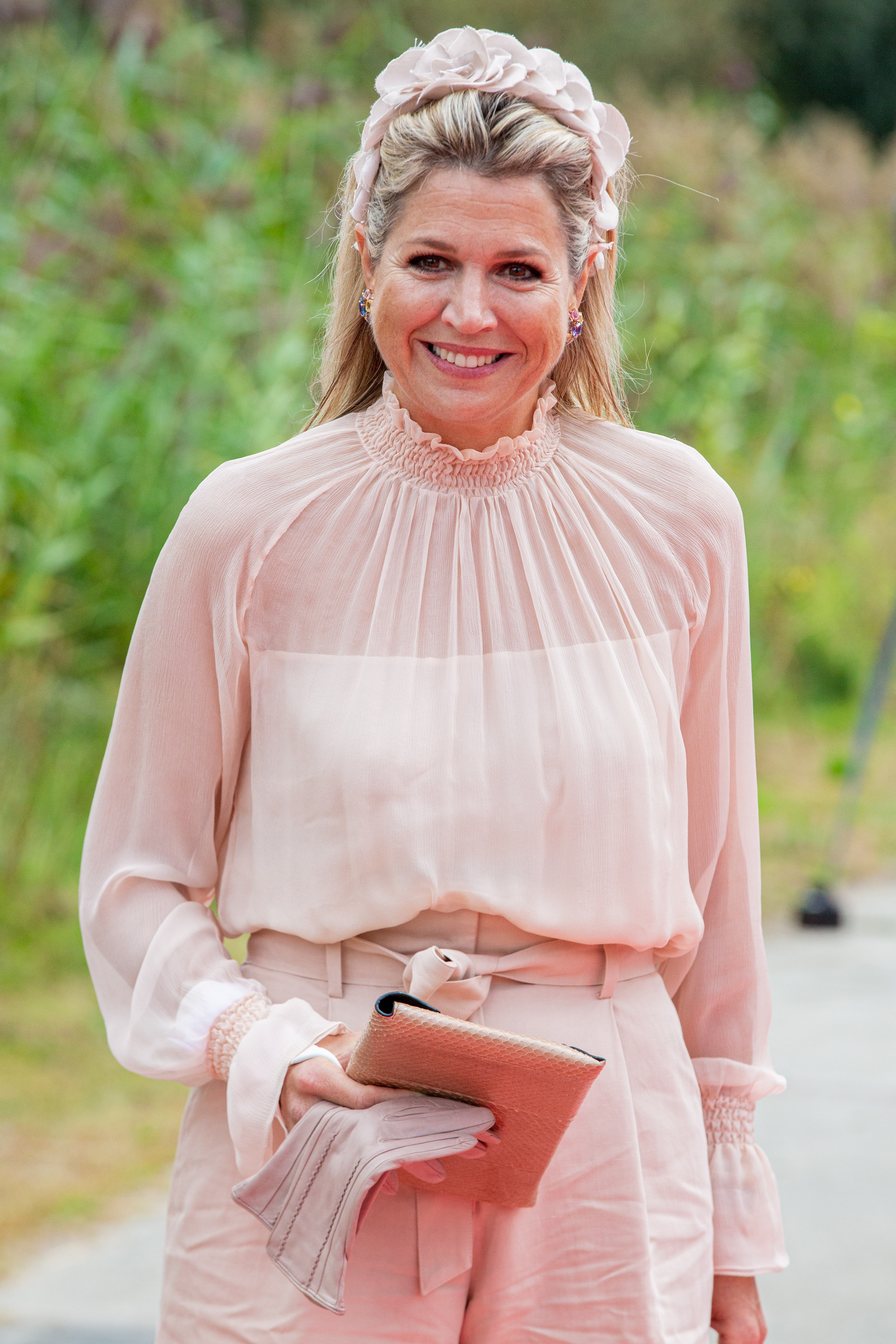 2021-09-16 11:03:42 AMSTERDAM - Koningin Maxima arriveert bij het Amsterdam Science Park voor de opening van de nationale supercomputer Snellius. De nieuwe computer biedt het wetenschappelijk onderzoek in Nederland tien keer zoveel rekenkracht als zijn voorganger. Snellius komt in de Amsterdam Data Tower te staan. ANP ROYAL IMAGES WESLEY DE WIT