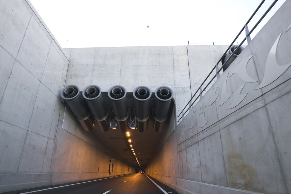 In de Koning Willem-Alexandertunnel in Maastricht werd voor het eerst sinds de coronatijd een tunneloefening gehouden. (beeld anp / Marcel van Hoorn)