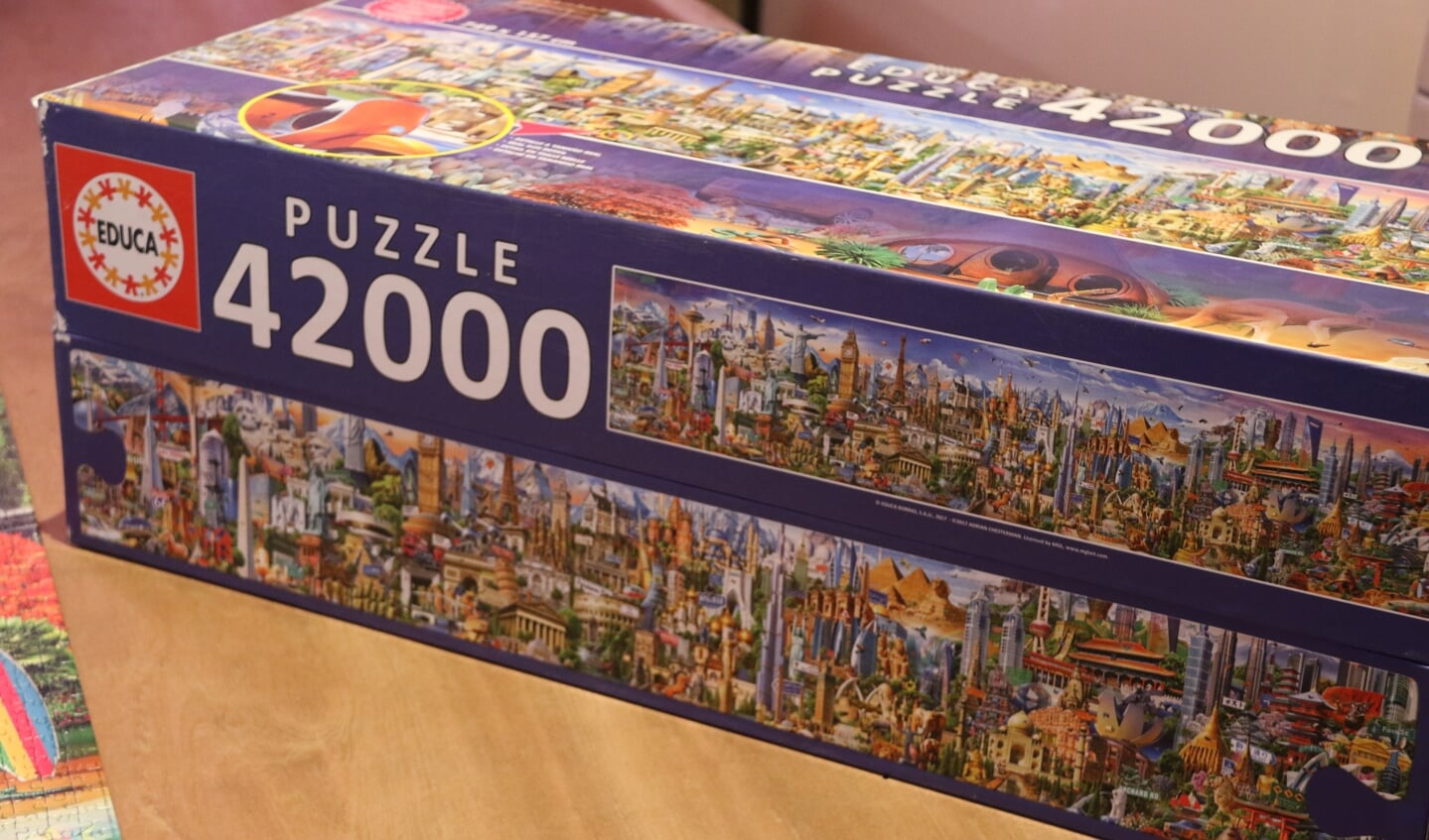 Piepen In zoomen Caroline Familie maakt puzzel van 42.000 stukjes - De Toren Hardenberg
